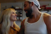 Dough - Fette Beute Staffel 1 Folge 7 Helena Af Sandeberg als Malou, Teddy Vidal als Leo Dough - Fette Beute Staffel 1 Folge 7 Helena Af Sandeberg als Malou, Teddy Vidal als Leo