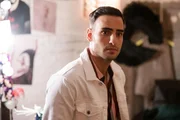 Nihat (Timur Ülker) erfährt bestürzt, was mit seiner Mutter passiert ist.