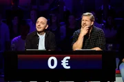 Rateteam-Kapitän Bernhard Hoëcker (l.) und der Schauspieler Henning Baum (r.) bilden ein Rateteam.