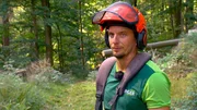 Dominik Singer ist einer der neuen Pächter auf der Baude „Hanskühnenburg“. Als Streckenchef beim „Harzer Hexentrail“, einem großen Spendenlauf, kontrolliert er zusammen mit seinem Team eine Strecke von insgesamt 60 Kilometern und schneidet die Wege wenn nötig frei – alles ehrenamtlich.
