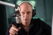 RUNDFUNK BERLIN-BRANDENBURG Hauptstadtderby Berlin ist die einzige deutsche Stadt mit zwei Fußball-Bundesligisten. Im Hauptstadtderby widmen sich Ur-Unioner Christian Beeck und Hertha-Ikone Axel Kruse deswegen jede Woche den beiden großen Fußballklubs der Hauptstadt. - Axel Kruse © rbb/Gundula Krause, honorarfrei - Verwendung gemäß der AGB im engen inhaltlichen, redaktionellen Zusammenhang mit genannter rbb-Sendung bei Nennung "Bild: rbb/Gundula Krause" (S1+). rbb Presse & Information, Masurenallee 8-14, 14057 Berlin, Tel: 030/97 99 3-12118, pressefoto@rbb-online.de