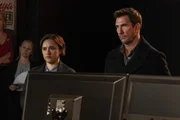 l-r: Hana Gibson (Keisha Castle-Hughes), Remy Scott (Dylan McDermott)