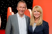 Moderator Tilmann Schöberl und Susi Müller, die Stimme von "Herzblatt".