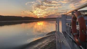 Malerischer Sonnenuntergang auf der Donau.