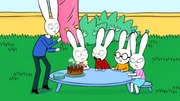 Lous Mama (l.) hat extra für Lou (2.v.l.) und ihre Gäste Simon (M.), Ferdinand (2.v.r.) und Sophie (r.) einen Schokoladenkuchen gebacken.