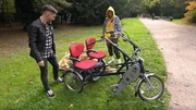 Gino und Denise testen das "Fun2Go Dreirad-Tandem".
