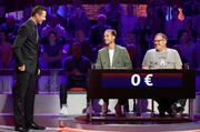 Moderator Kai Pflaume (l.) mit Rateteam-Kapitän Elton (r.) und dem Fußballspieler und Tanz-Show-Gewinner Rúrik Gíslason.