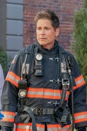 Owen Strand (Rob Lowe)