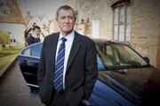 DS Ben Jones (Jason Hughes, l.) und DCI Tom Barnaby (John Nettles, r.).
