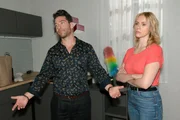 Die Probleme von Carlos (Patrick Fernandez) und Zoe (Lara Dandelion Seibert) beginnen sich zu stapeln.