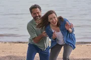 Dr. Michael Hamda (Omar Metwally) und Dr. Amy Larsen (Molly Parker)