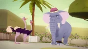 Die Elefantendame Madame Rosa ist gefesselt. Sie soll die Erbsen des Königs gegessen haben.