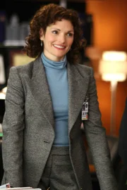 Mary Elizabeth Mastrantonio (Anne Cassidy)