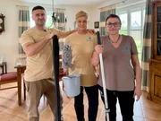 Putzen für die Gäste, Reinigungskräfte in Ferienhaus