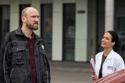 Ingo Behnke (Andreas Dobberkau, l.); Leyla Sherbaz (Sanam Afrashteh, r.)