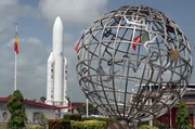 In der Nähe der Stadt Kourou in Französisch-Guayana befindet sich der Weltraumbahnhof von Europa.