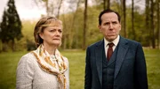 l-r: Sarah Woodward als Ingrid Snares, Ben Miller als Professor Jasper Tempest