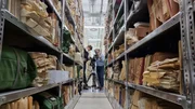 MDR FERNSEHEN DIE SPIONINNEN - IM AUFTRAG DER DDR, am Mittwoch um 21:15 Uhr. Mata Hari, Josephine Baker oder Virginia Hall – weibliche Spioninnen gelten oft als schön, intelligent und gefährlich – ihr Doppelleben als geheimnisvoll. Aber wie legendär war das Leben echter Spioninnen? Was trieb sie an? Liebe, Macht, Überzeugung? Christel Guillaume, Johanna Olbrich, Lilli Pöttrich, Gabriele Gast, Gerda Schröter und Gabriele Kliem sind die Protagonistinnen der sechsteiligen Dokuserie „Die Spioninnen – im Dienst der DDR“ – sie waren liebende Hausfrauen, brave Sekretärinnen oder erfolgreiche Diplomatinnen in der Bonner Republik – und Spioninnen im Dienst der DDR. - Recherche im Stasimuseum.