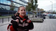 Maria Magdalena studiert im 5. Semester Biochemie an der TU München. Sie gehörte in der Schule zu den Allerbesten. Bei ihrem anspruchsvollen Studium heißt es nun Durchhalten, alle Prüfungen, egal wie, bestehen. Ihr Sorgenfach ist Organische Chemie 2, daran scheitern viele. Viel lernen zu können, ist das eine, aber auch praktisch veranlagt muss man in diesem Fach sein. Maria Magdalena muss z.B. für eine Übung ein Mikroskop aus vielen Einzelteilen zusammenbauen.
