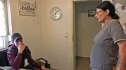 Pascal hat finanzielle Probleme und hofft nun auf Hilfe von Mama Beate...