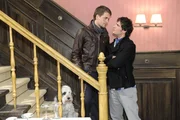 Lars (Alexander Klaws, l.) realisiert, dass zwischen Mia und Alexander (Paul Grasshoff, r.) Gefühle im Spiel sind ...