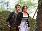 Anna (Christine Neubauer) und Markus (Timothy Peach) auf der verzweifelten Suche nach Annas kleiner Tochter. Anna (Christine Neubauer) und Markus (Timothy Peach) auf der verzweifelten Suche nach Annas kleiner Tochter.