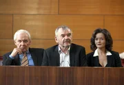 ARD DER WINZERK÷NIG III. Staffel, 13 neue Folgen, Folge 35 "Die Kandidatin" am Montag (06.09.10) um 20.15 Uhr im Ersten. Paul steht vor Gericht. Die Erleichterung ist groﬂ, als er von jeglicher Schuld am Tod seiner Mutter freigesprochen wird. Gottfried Schnell (Wolfgang H¸bsch), Blasius Schmalzl (Branko Samarovski), Andrea Plattner (Katharina Stemberger). © ARD/ORF/Petro Domenigg - Verwendung gem‰ﬂ der AGB im engen inhaltlichen, redaktionellen Zusammenhang mit genannter ARD/ORF-Sendung im Ersten bei Nennung: "Bild: ARD/ORF/Petro Domenigg " (S1). ARD Programmdirektion/Bildredaktion, Tel. 089/5900 4302, Fax 089/550 1259, E-Mail: bildredaktion@DasErste.de.