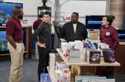 (v.l.n.r.) Malcolm Butler (Sheaun McKinney); Dave Johnson (Max Greenfield); Calvin Butler (Cedric the Entertainer); Trevor (Josh Brener)