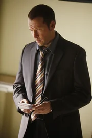 Was kann Danny Reagan (Donnie Wahlberg) tun, um den Sohn des stellvertretenden argentinischen Konsuls hinter Schloss und Riegel zu bringen? Was kann Danny Reagan (Donnie Wahlberg) tun, um den Sohn des stellvertretenden argentinischen Konsuls hinter Schloss und Riegel zu bringen?