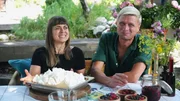 Zu Tisch Bad Gastein – Österreich Fia und Jan bei der Zubereitung einer «Pavlova»