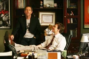 Auch Dr. Wilson (Robert Sean Leonard, r.) drängt House (Hugh Laurie) dazu, sich endlich Bewerber anzuschauen, um ein neues Team zu bilden. Doch House ist mal wieder stur...