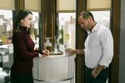 Jenny (Kaja Schmidt-Tychsen) fordert von Richard (Silvan-Pierre Leirich) ihr Erbe.