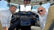 Moderator Johannes Zenglein im Flugboot Do24 ATT mit Iren Dornier.