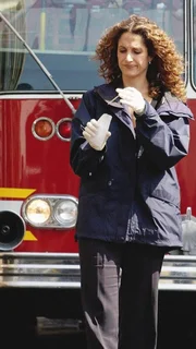 Detective Stella Bonasera (Melina Kanakaredes)