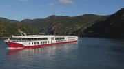 Die MS Bolero in den Karpaten auf der Fahrt durchs "Eiserne Tor".