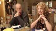 Hendrik (Gottfried Vollmer) und Anke (Maren Kroymann) sind nicht gerade begeistert davon, so früh Großeltern zu werden, nehmen ihre vermeintliche Schwiegertochter in spe jedoch herzlich auf.