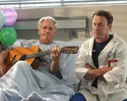 John C. McGinley (r.). John C. McGinley (r.).