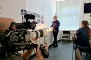 Kommissar René Brümmer bei Dreharbeiten.