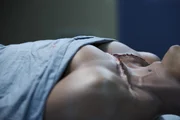 Was kann die Leiche über ihren Mörder verraten? Lieutenant Joe Kenda hat in dieser Folge eines der abscheulichsten Verbrechen seiner Karriere zu lösen ...; Was kann die Leiche über ihren Mörder verraten? Lieutenant Joe Kenda hat in dieser Folge eines der abscheulichsten Verbrechen seiner Karriere zu lösen ...