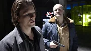Simon Brandner (Bert Tischendorf, l.) schickt Schaller (Rainer Haustein) in die Klinik. Er soll verhindern, dass Melanie abhauen kann.