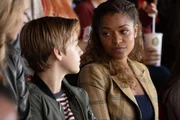 Charlie (Kiefer O'Reilly) und Dr. Claire Browne (Antonia Thomas)  Die Verwendung des sendungsbezogenen Materials ist nur mit dem Hinweis und Verlinkung auf RTL+ gestattet.
