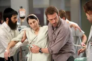 L-R: Yonatan (Eyal Podell), Roz (Laura Silverman), Dr. Gregory House (Hugh Laurie), Dr. Remy Hadley/Thirteen (Olivia Wilde)