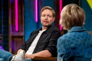 Moderatorin Sabine Heinrich (r) und Gast Bastian Bielendorfer.