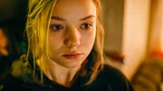 Vivi Klettmann (Julia Beautx) muss den Tod ihrer Mutter verarbeiten.