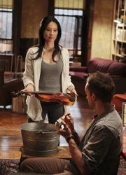 Lösen Kriminalfälle auf höchst eigenwillige Weise: Sherlock Holmes (Jonny Lee Miller, r.) und Joan Watson (Lucy Liu, l.) ...