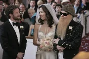 (v.l.n.r.) Dr. Hodgins (T.J. Thyne); Dr. Montenegro (Michaela Conlin); Angelas Vater (Billy Gibbson)