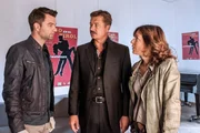 "Soko Kitzbühel", "La Mordida." Hannes und Gräfin Schönberg möchten ihre feurige Seite ausleben und melden sich beim Workshop "Tango en el Tirol" an. Dort aber werden sie Zeugen wie die mehrfachen Staatsmeister Günter und Andrea Weinzierl während eines Auftritts bewusstlos zu Boden sinken - er stirbt sofort, sie aber überlebt den offensichtlichen Giftanschlag und muss auf die Intensivstation. Der Veranstalter des Workshops Arnold Brix muss dem Team der SOKO nun Rede und Antwort stehen, da er nicht nur geschäftlich, sondern auch privat mit den Opfern zu tun hatte. Auffällig sind außerdem Robert Gessler und Lenka Kolenova, die sich als ernstzunehmende Konkurrenten der Weinzierls herausstellen. Im Bild (v.li.): Jakob Seeböck (Lukas Roither), Michael Dangl (Arnold Brix), Julia Cencig (Nina Pokorny).