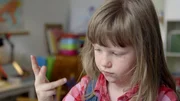 Ein bisschen kann Elsa (Maya Anna Hansen Frølich) auch schon zählen.
