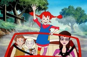 Tom, der Angeber, der die Villa Kunterbunt kaufen wollte, ist Hals über Kopf weggerannt. Pippi fährt mit seiner Freundin, sowie Annika und Tommi hinterher, um ihn davor zu bewahren, sich zu verlaufen.