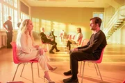 Luisa (Katharina Heyer) und Peter Klettmann (Torben Liebrecht) sehen sich nach langer Zeit wieder.